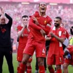 Mengapa Fans Borussia Dortmund Nyanyikan ‘You’ll Never Walk Alone’?