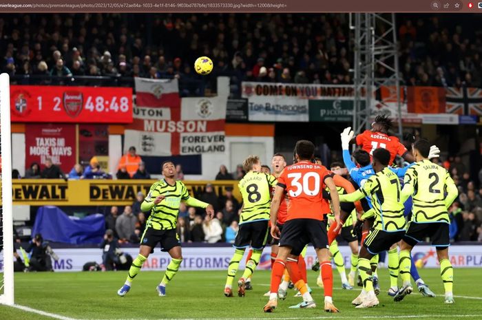 Kenilworth Road milik Luton Town baru saja dibobol Marselino Ferdinan bersama Oxford United U-21.