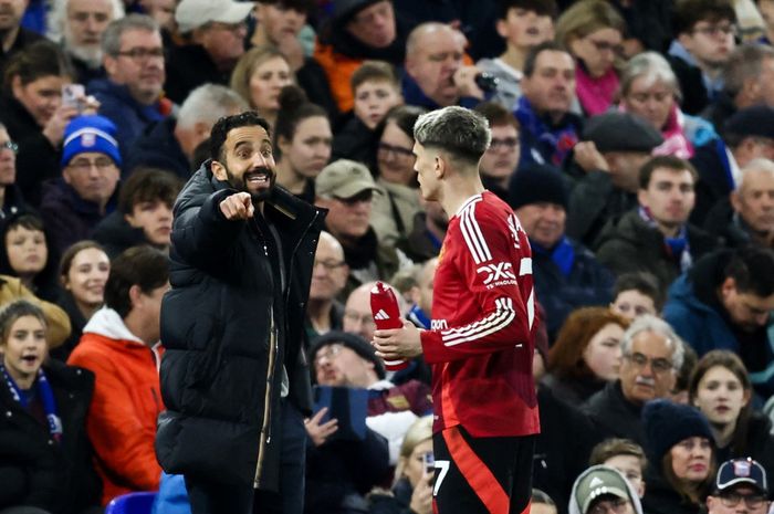 Ruben Amorim menyatakan Man United sekarang harus fokus ke Liga Europa dan bukan ke Liga Inggris.
