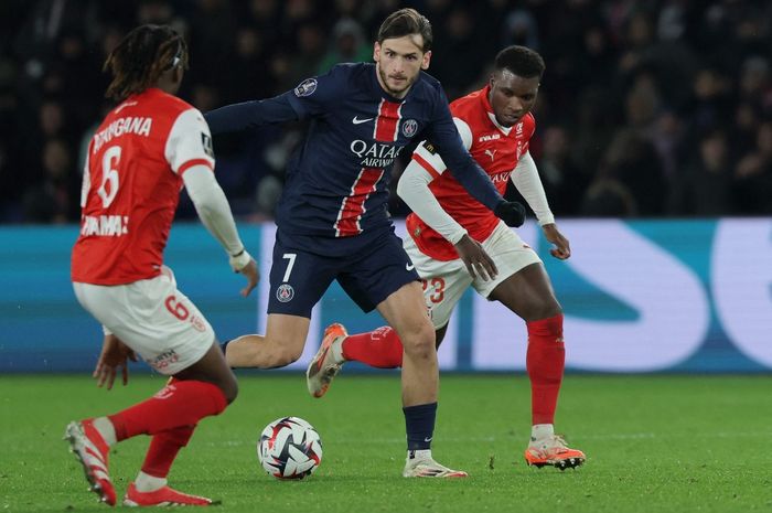 Khvicha Kvaratskhelia optimistis dengan peluang timnya menghadapi Arsenal di Liga Champions.