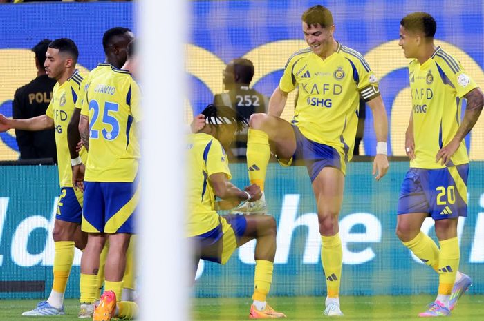 Para pemain Al Nassr saat merayakan gol Cristiano Ronaldo. Klub tajir Arab Saudi itu bersiap menjalani laga semifinal Liga Champions Asia melawan Kawasaki Frontale (30/4/2025).