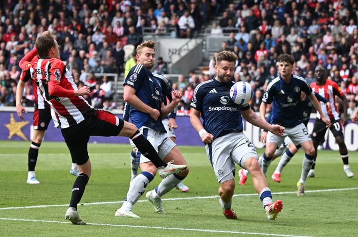 Man United takluk 3-4 dari Brentford pada lanjutan Liga Inggris 2024-2025. Kekalahan tersebut menjadi anomali mengingat Setan Merah sebelumnya menang 3-0 atas Athletic Bilbao.