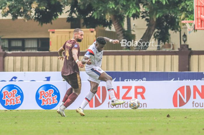 Yuran Fernandes (kiri) pemain PSM disidang PSSI.