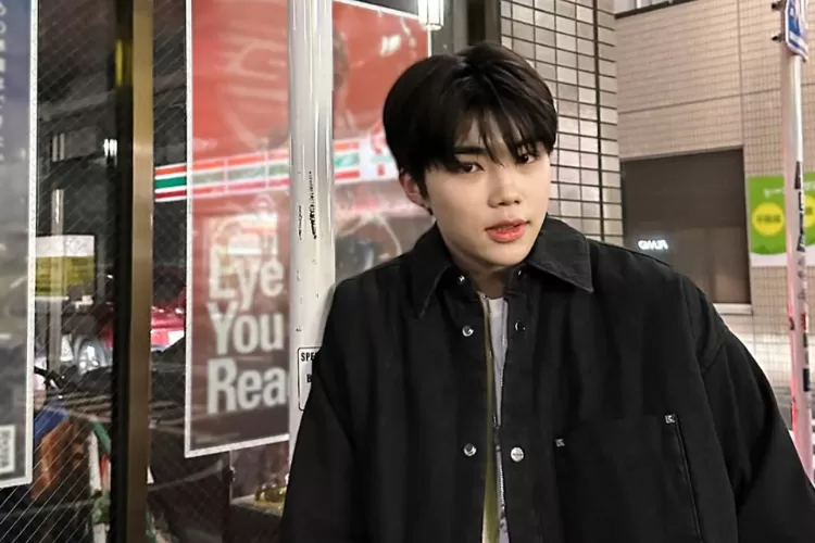 Pesona mantan ketua OSIS Park Gunwook (Instagram/@zb1official)