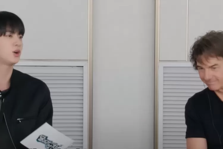 Moment yang dinantikan oleh penggemar Jin BTS dan Tom Cruise akhir nya bertemu  (Tanggap Layar YouTube BANGTANTV)