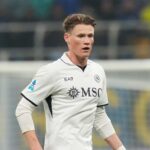 Mengapa Pesepakbola Mengangkat Tangan Ketika Ambil Corner?
