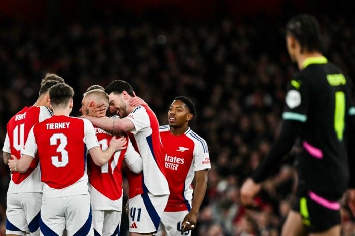 Para pemain Arsenal siap membawa timnya mengukir sejarah dengan memenangkan gelar Liga Champions pertama.