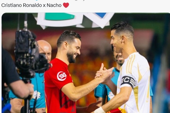 Cristiano Ronaldo bertemu Nacho pada laga Al Nassr versus Al Quadisiya pada lanjutan Liga Arab Saudi 2024-2025.
