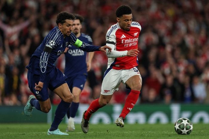 Aksi Ethan Nwaneri saat Arsenal dikalahkan PSG pada leg pertama semifinal Liga Champions 2024-2025.
