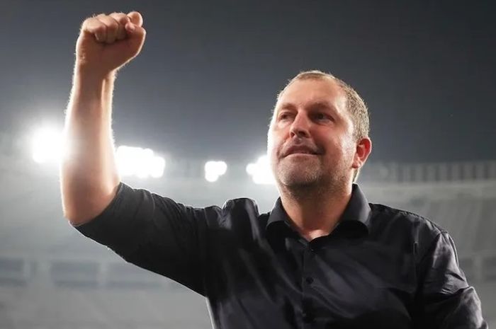 Pelatih Timnas Malaysia Peter Cklamovski bertekad bisa segera mengakhiri kutukan tak pernah menang atas Vietnam lebih dari 10 tahun terakhir.