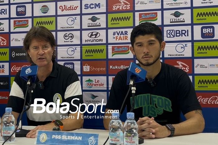 Pieter Huistra dan Kevin Gomes pasca-pertandingan PSS Sleman Vs Barito Putera di Stadion Manahan, Solo pada Senin (3/3/2025).
