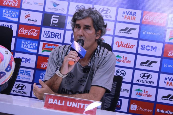 Pelatih Bali United Stefano Cugurra jelang lawan Persija Jakarta di JIS