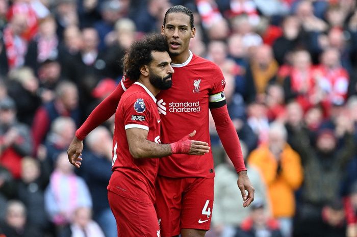 Dua pemain kunci Liverpool, Virgil van Dijk dan Mohamed Salah, nasibnya masih abu-abu menjelang berakhirnya kontrak di Juni 2025.