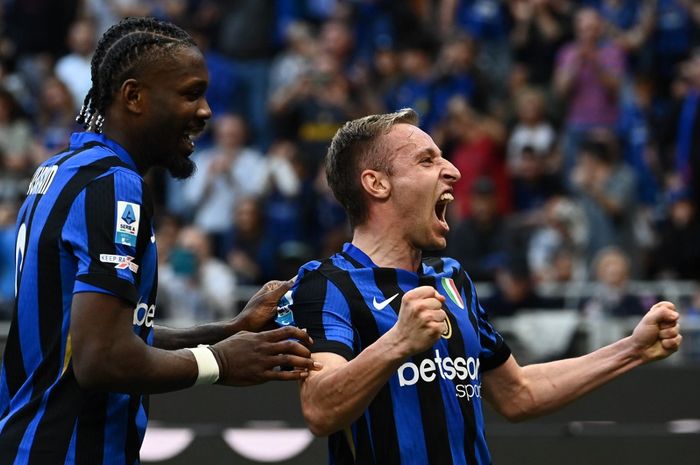 Davide Frattesi dkk tak boleh sombong di Liga Champions, sejarah duel Inter Milan vs Bayern Muenchen membuktikan tim yang menang di leg pertama malah menjadi tim yang tersingkir.