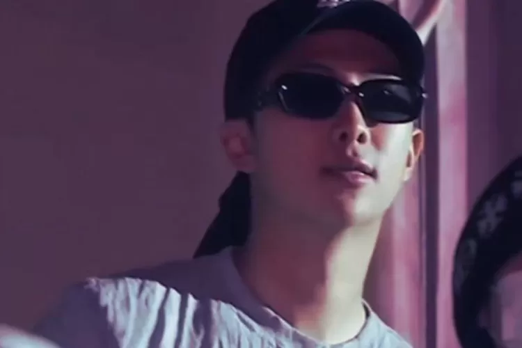 RM BTS kembali menjalani aktivitasnya dengan menjalani berbagai seni nya (Weverse/Bighit )