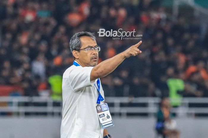 Aji Santoso resmi menjadi pelatih Persela Lamongan.