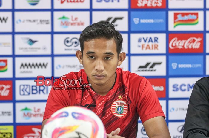 Bek Persija Jakarta, Rizky Ridho, meminta maaf dan berharap tim bangkit dalam tiga laga sisa Liga 1.