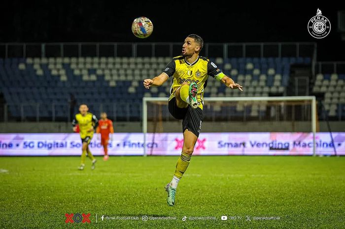 Pemain Argentina Luciano Guaycochea, gelandang serang yang diburu Persib Bandung.