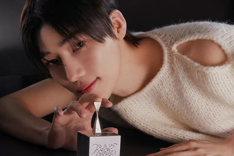 Bagian tubuh New THE BOYZ dapat pujian staf WWD Korea (Instagram @idisnew)