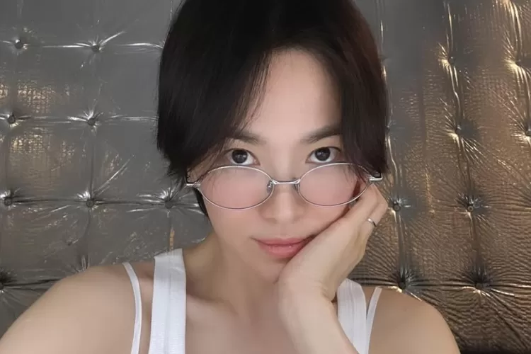 Song Hye Kyo banjir pujian saat unggah foto liburannya di Spanyol (Instagram @kyo1122)