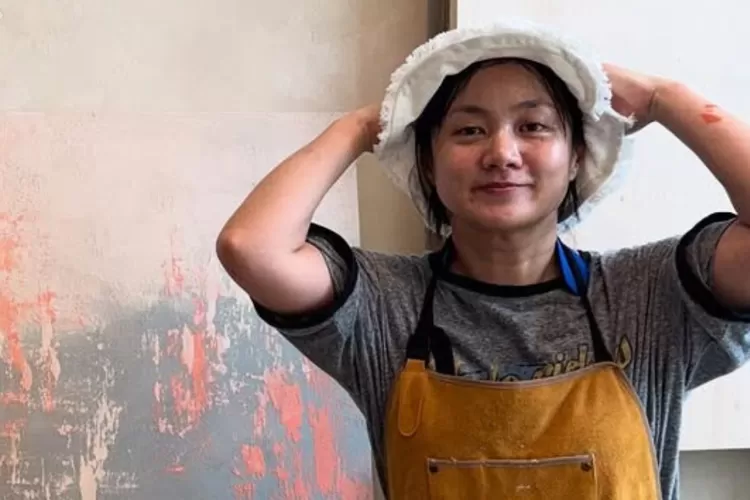 Kabar duka datang dari komedian dan pembawa acara Park Na Rae yang dikenal publik lewat kedekatannya dengan sang nenek. (Instagram @wooju1025)