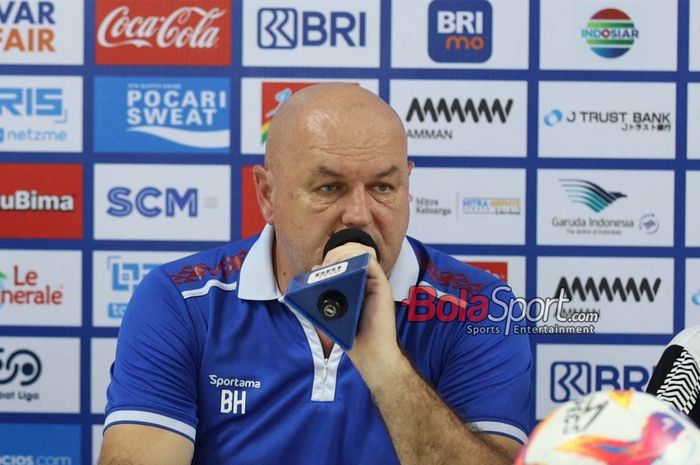 Pelatih  Persib Bandung, Bojan Hodak, menargetkan meraih tiga poin di kandang malut agar bisa membawa tim mengunci gelar juara Liga 1.