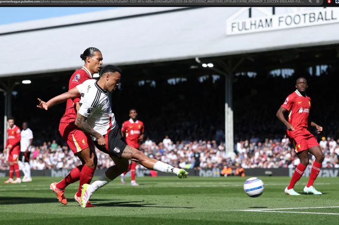 Gara-gara lini belakang gampang remuk seperti kerupuk, Liverpool harus rela dihajar Fulham di Liga Inggris 2024-2025.