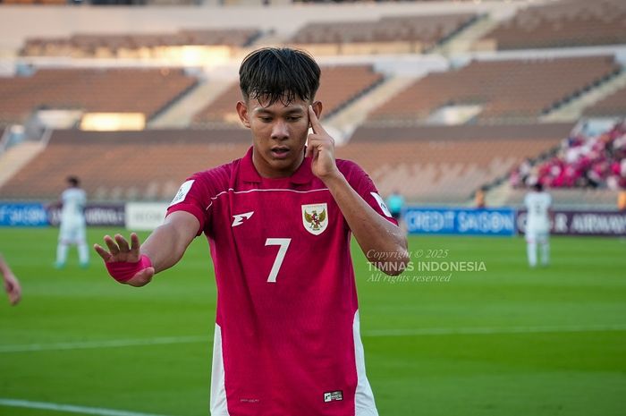 Zahaby Gholy dalam laga timnas U-17 Indonesia Vs Yaman pada matchday kedua Piala Asia U-17 2025 di Prince Abdullah Al-Faisal Stadium, Jeddah, Senin (7/4/2025).
