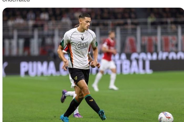 Kapten dan bek andalan Venezia, Jay Idzes.