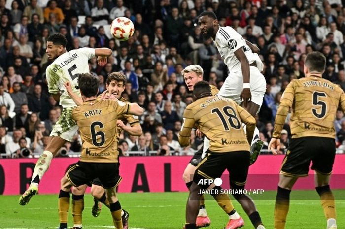 Momen Antonio Ruediger mencetak gol keempat Real Madrid ke gawang Real Sociedad pada semifinal leg kedua Copa del Rey 2024-2025.