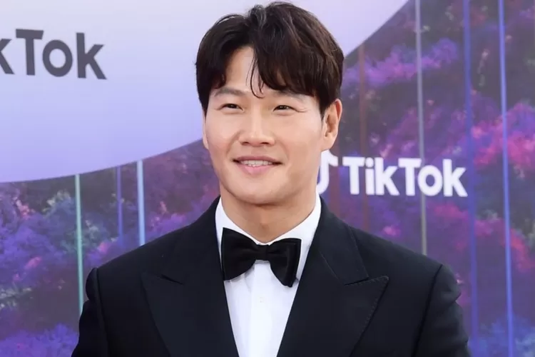 Kim Jong Kook resmi menikah, gelar pernikahan super privat dengan pasangan non-selebriti! (Hankuk Gyeongje)