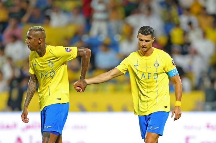 Anderson Talisca dan Cristiano Ronaldo sewaktu masih sama-sama memperkuat Al Nassr.