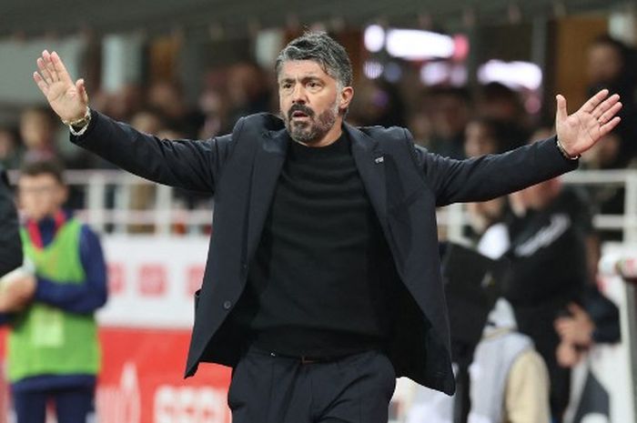 Eks gelandang AC Milan, Gennaro Gattuso, kini dikabarkan menjadi kandidat terdepan pelatih Timnas Italia yang baru.