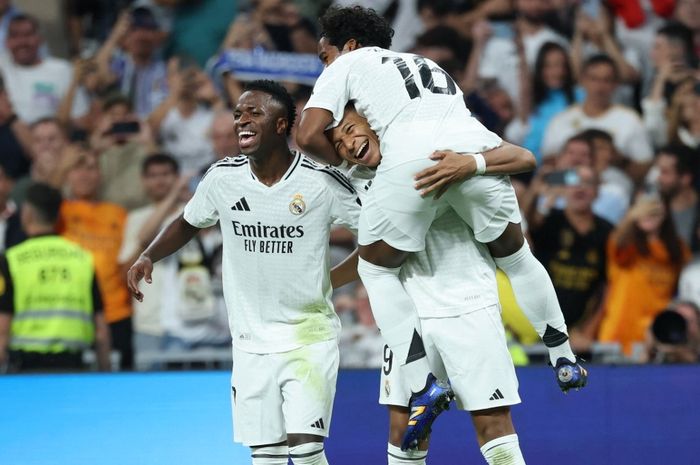 Kylian Mbappe (tengah) diprediksi absen di debut Xabi Alonso pada laga Real Madrid vs Al Hilal.