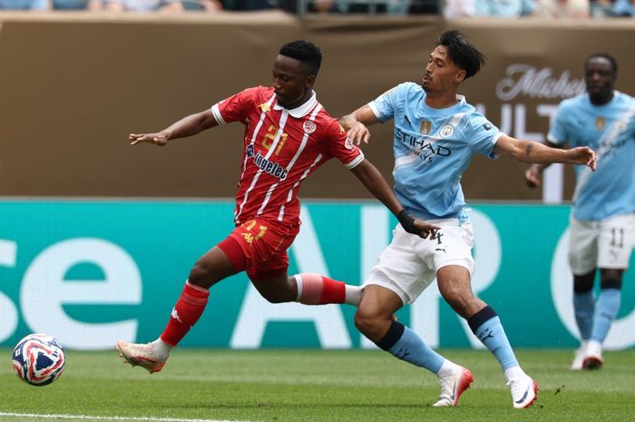 Tijjani Reijnders menandai debutnya dengan membawa Manchester City menang atas Wydad Casablanca dalam laga Piala Dunia Klub 2025 di Lincoln Financial Field (18/6/2025).