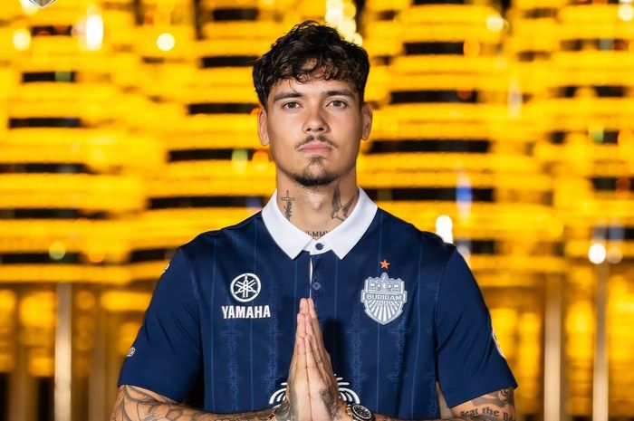 Bek Timnas Indonesia, Shayne Pattynama resmi gabung Buriram United