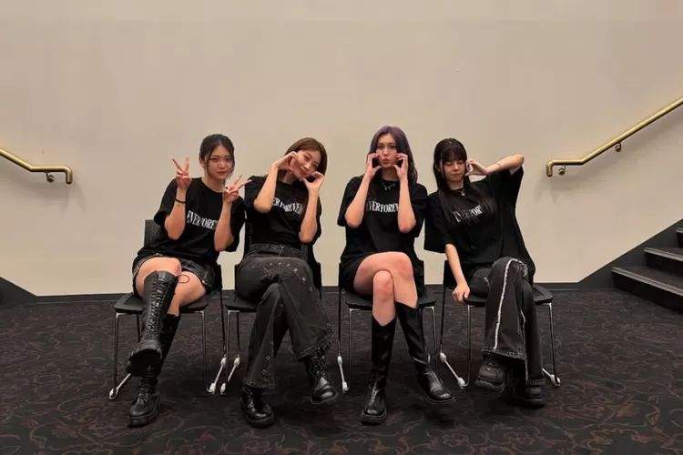 Everglow siap guncang kembali dunia K-Pop  Korea Selatan dengan formasi baru melalui  Meet &amp; Greet di  Jepang (Instagram @everforever_official)
