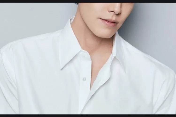 Aktor Populer Korea Selatan Ini Diam Diam Bayar Makan Malam untuk Fans Setelah Fansign (HANCINEMA)