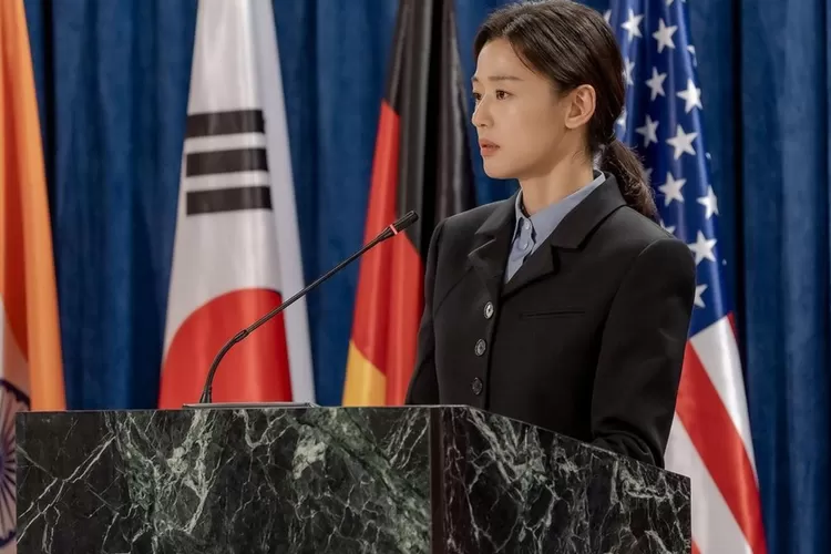 Jun Ji Hyun Dikecam Netizen Tiongkok Imbas Dialog Kontroversial di Drama Tempest (Korea Times)