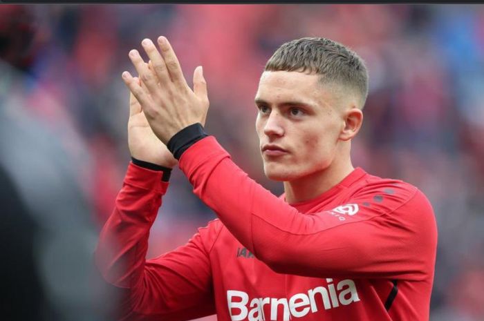 Gelandang serang Bayer Leverkusen, Florian Wirtz, dikabarkan selangkah lagi resmi berseragam Liverpool.