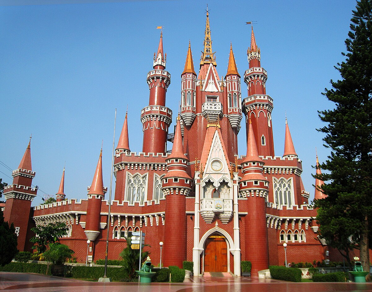 Cozzy.id - Hotel Murah - Hotel Terdekat - Penginapan Murah - Penginapan Terdekat - Booking Hotel - Taman Mini Indonesia Indah - Indonesia dalam Satu Tempat - Sumber Gambar (Wikipedia)