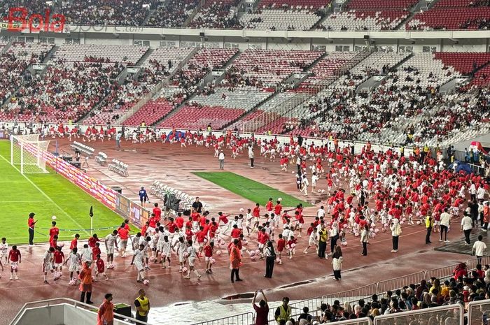 Sebanyak 2.200 juggler ikut meramaikan pembukaan Piala Presiden 2025. Para pemain Timnas U-23 Indonesia juga ikut menonton langsung di Stadion Utama Gelora Bung Karno Jakarta, Minggu (6/7/2025).