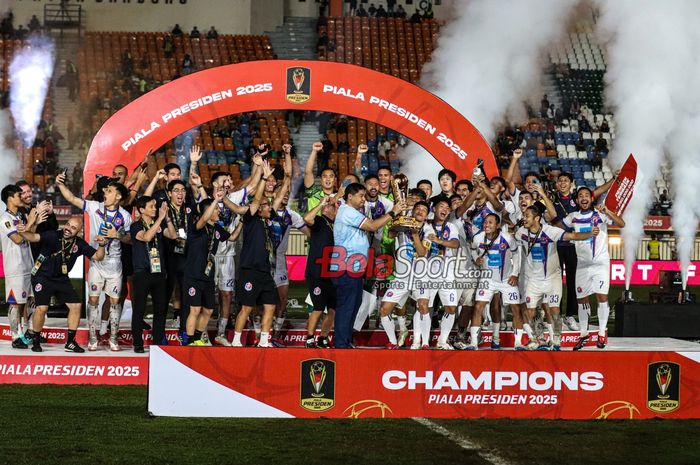 Port FC sedang merayakan keberhasilan menjuarai Piala Presiden 2025 di Stadion Si Jalak Harupat, Bandung, Jawa Barat, Minggu (13/7/2025).