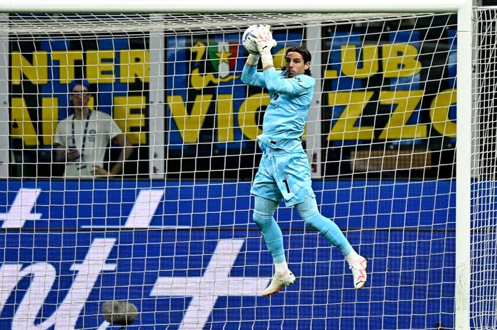 Inter Milan bergerak cepat membidik kiper Freiburg, Noah Atubolu, seiring menuanya kiper utamanya, Yann Sommer.