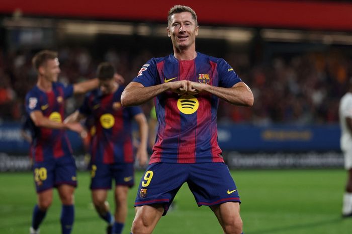 Bomber Barcelona, Robert Lewandowski mengalami cedera hamstring saat membela Timnas Polandia di Kualifikasi Piala Dunia 2026 zona Eropa.