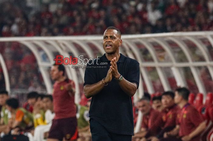 Pelatih Timnas Indonesia, Patrick Kluivert, berada di ujung tanduk usai Timnas Indonesia gaga lolos ke Piala Dunia 2026.