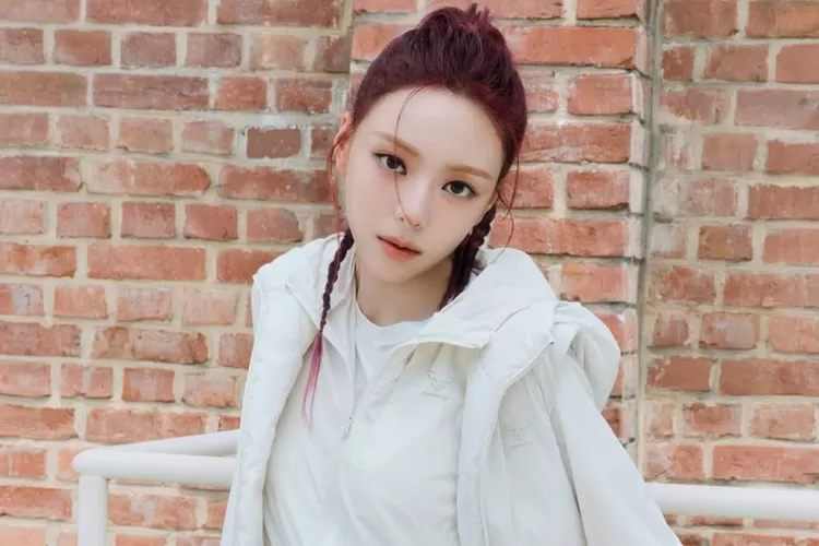 Baiknya Yuna yang akan berikan hadiah untuk keluarganya (Instagram @dynafit_kr)