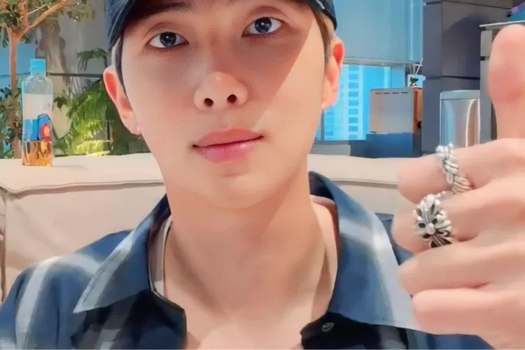RM BTS kini menunjukkan hasil dari karya seninya di dunia Art  (Weverse /Bighit )