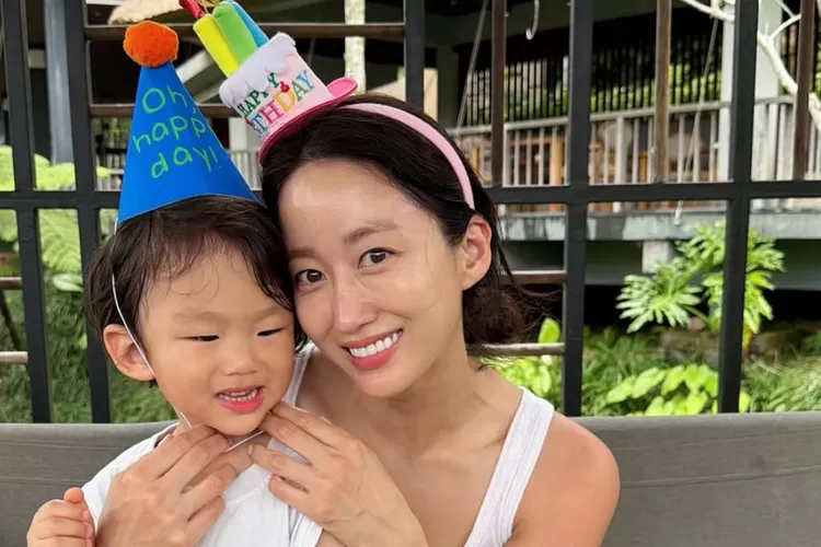 Aktris Korea Jeon Hye Bin jadi korban pencurian di Bali, dirinya ucapkan terima kasih ke Polisi setempat (Instagram/@heavenbin83)