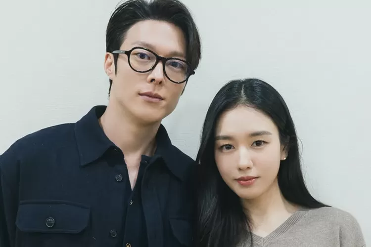Siap lakukan syuting, Jang Ki Yong dan Ahn Eun Jin lakukan pembacaan naskah. (Instagram)
